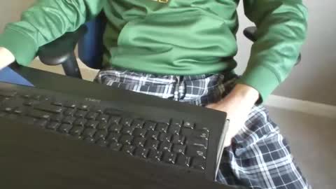 milwaukeebadger24 online show from 12-19-25, 04:25