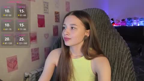 Snapshot of milyamess chatting on 07-07-26, 05:50 Emily online show from 07-07-26, 05:50