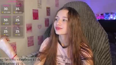 Snapshot of milyamess chatting on 07-09-26, 06:45 Emily online show from 07-09-26, 06:45
