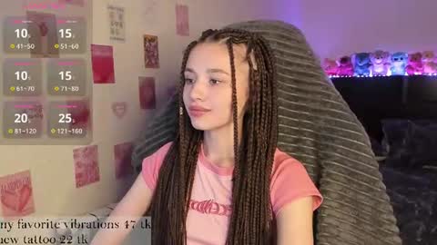 Snapshot of milyamess chatting on 07-21-26, 05:59 Emily online show from 07-21-26, 05:59