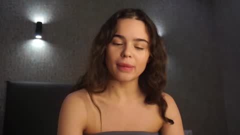 Snapshot of milyyclaars chatting on 02-11-26, 01:49 Linda online show from 02-11-26, 01:49