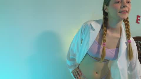 Snapshot of mimichelle chatting on 12-21-24, 09:12 mimichelle online show from 12-21-24, 09:12