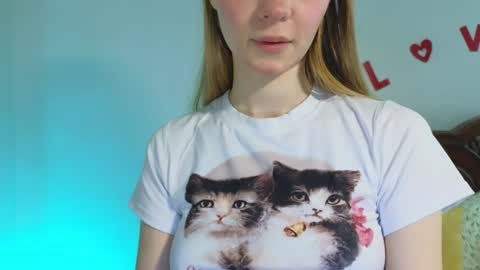 Snapshot of mimichelle chatting on 12-22-24, 06:39 mimichelle online show from 12-22-24, 06:39