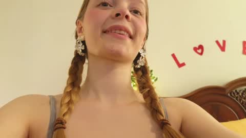 Snapshot of mimichelle chatting on 12-29-24, 03:54 mimichelle online show from 12-29-24, 03:54