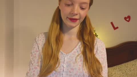 Snapshot of mimichelle chatting on 12-30-24, 02:31 mimichelle online show from 12-30-24, 02:31