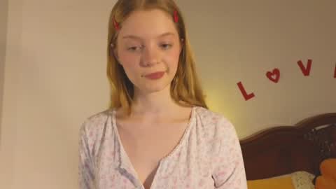 Snapshot of mimichelle chatting on 12-30-24, 11:48 mimichelle online show from 12-30-24, 11:48