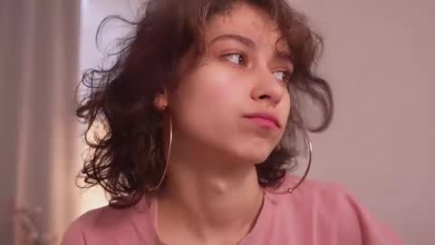 Snapshot of mimilicks chatting on 09-30-25, 08:30 IRIS online show from 09-30-25, 08:30