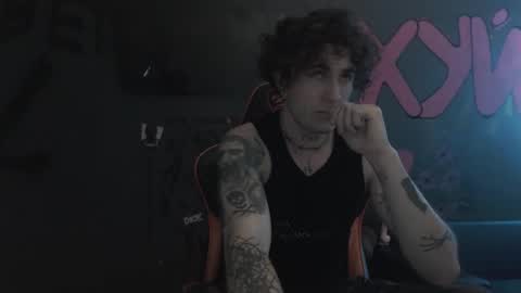 Snapshot of min1pekka chatting on 09-28-25, 02:55 Max online show from 09-28-25, 02:55