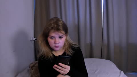 hi Im Mina  online show from 01-17-25, 04:39