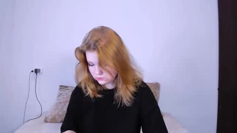 hi Im Mina  online show from 10-27-25, 10:25