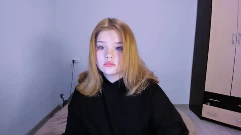 hi Im Mina  online show from 11-23-25, 01:49