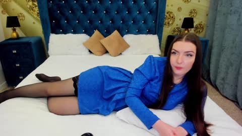 Snapshot of minchelskatrina chatting on 01-11-25, 10:19 minchelskatrina online show from 01-11-25, 10:19