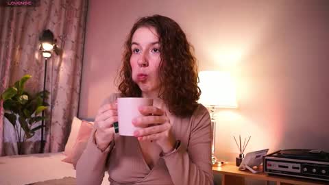 Snapshot of mind__game chatting on 09-14-25, 05:50 Frances Next streams Thu Fri Sat 8am - 4pm GMT3 online show from 09-14-25, 05:50