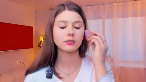 Snapshot of minditrelles chatting on 10-16-25, 07:09 Mindi online show from 10-16-25, 07:09