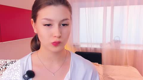 Snapshot of minditrelles chatting on 11-07-25, 07:19 Mindi online show from 11-07-25, 07:19