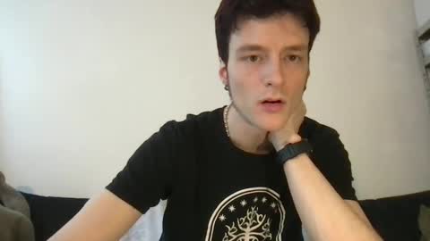 Snapshot of mindly chatting on 01-08-25, 02:25 Mindly online show from 01-08-25, 02:25