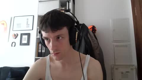 Snapshot of mindly chatting on 10-27-25, 10:41 Mindly online show from 10-27-25, 10:41