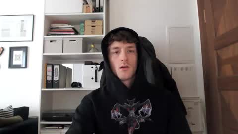 Snapshot of mindly chatting on 12-16-25, 11:04 Mindly online show from 12-16-25, 11:04