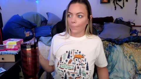 Mindy Mars online show from 01-22-25, 05:28