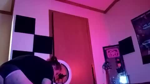 mindyourvib3z online show from 06-18-26, 09:14