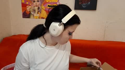 Snapshot of mindyrives chatting on 02-20-26, 06:37 Mindy online show from 02-20-26, 06:37