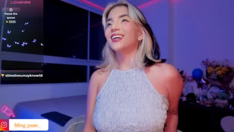 Snapshot of ming_yue_ chatting on 01-15-25, 02:17 My name is Fer Nice to meet you give it a thumbs up please its important online show from 01-15-25, 02:17