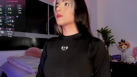 Snapshot of ming_yue_ chatting on 03-05-25, 02:57 My name is Fer Nice to meet you give it a thumbs up please its important online show from 03-05-25, 02:57