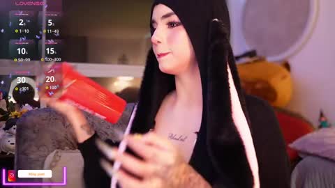 Snapshot of ming_yue_ chatting on 10-04-25, 05:05 My name is Fer Nice to meet you give it a thumbs up please its important online show from 10-04-25, 05:05