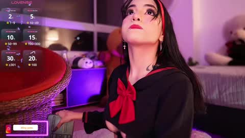 Snapshot of ming_yue_ chatting on 10-07-25, 05:26 My name is Fer Nice to meet you give it a thumbs up please its important online show from 10-07-25, 05:26