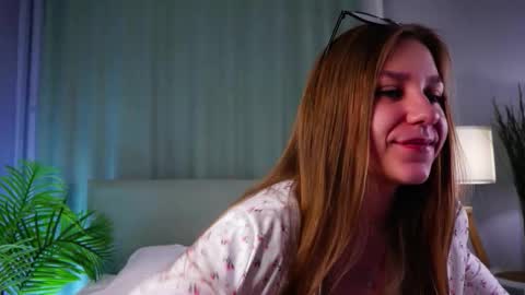 Snapshot of minhgrow chatting on 02-01-26, 01:26 Mary online show from 02-01-26, 01:26