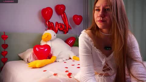 Snapshot of minhgrow chatting on 02-13-26, 01:34 Mary online show from 02-13-26, 01:34