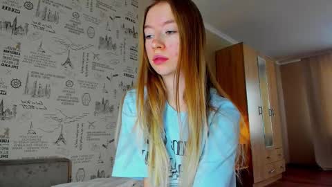 Snapshot of minidiva_ chatting on 01-10-26, 11:01 Amelia online show from 01-10-26, 11:01