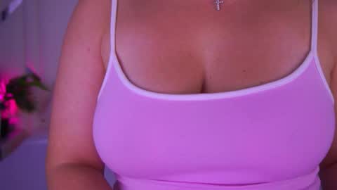 Snapshot of minifox_ chatting on 09-27-25, 06:40 minifox_ online show from 09-27-25, 06:40