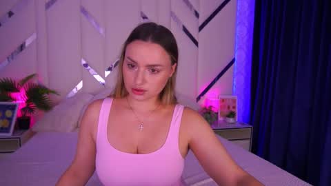 Snapshot of minifox_ chatting on 10-14-25, 07:20 minifox_ online show from 10-14-25, 07:20