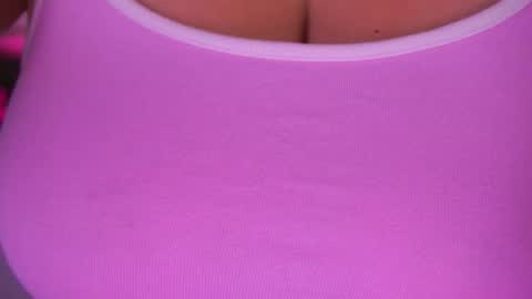 Snapshot of minifox_ chatting on 11-01-25, 08:27 minifox_ online show from 11-01-25, 08:27