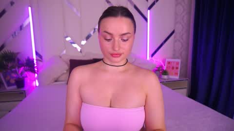 Snapshot of minifox_ chatting on 11-22-25, 08:35 minifox_ online show from 11-22-25, 08:35