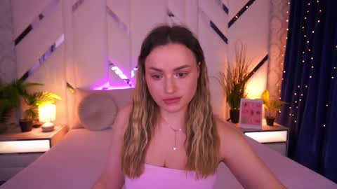 Snapshot of minifox_ chatting on 02-12-26, 09:04 minifox_ online show from 02-12-26, 09:04