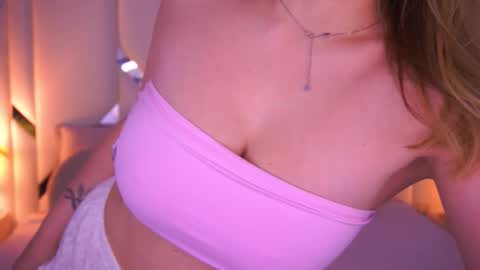 Snapshot of minifox_ chatting on 02-26-26, 04:06 minifox_ online show from 02-26-26, 04:06