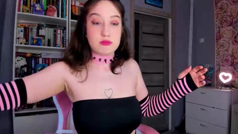 Ariana online show from 10-31-25, 10:49