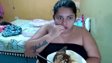 Snapshot of minnie_bbw69 chatting on 07-12-26, 01:51 Andrea online show from 07-12-26, 01:51