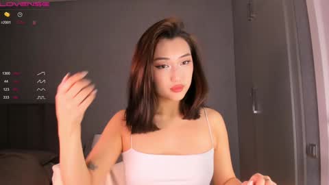 Snapshot of minnie_jin chatting on 12-24-24, 02:12 minnie_jin online show from 12-24-24, 02:12