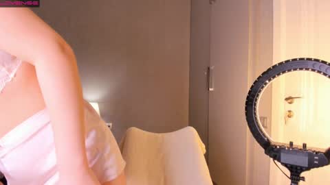 Snapshot of minnie_jin chatting on 03-01-25, 01:29 minnie_jin online show from 03-01-25, 01:29