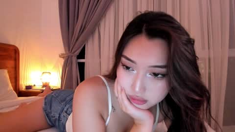 Snapshot of minnie_jin chatting on 12-14-25, 01:38 minnie_jin online show from 12-14-25, 01:38