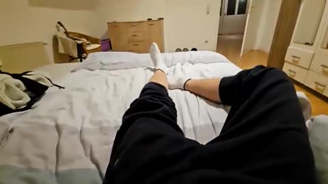 Snapshot of minongi chatting on 12-18-25, 07:20 Jesse J. online show from 12-18-25, 07:20