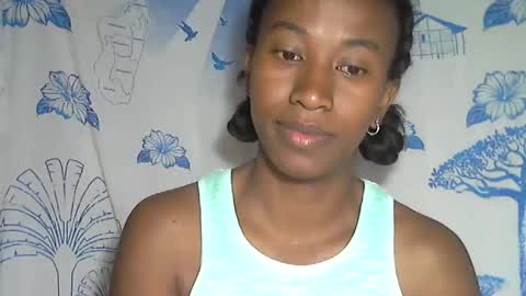 minouch211907 online show from 12-18-25, 01:00