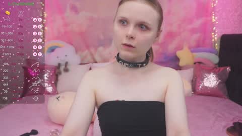 Snapshot of minx_girll chatting on 02-05-25, 07:18 Vikki online show from 02-05-25, 07:18