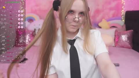 Snapshot of minx_girll chatting on 02-25-25, 07:09 Vikki online show from 02-25-25, 07:09