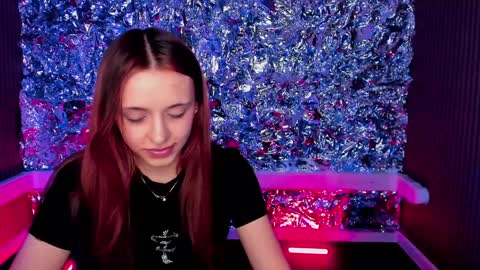 Snapshot of mipsymipson chatting on 02-07-25, 04:24 NEXT STREAM NOVEMBER 27282930 online show from 02-07-25, 04:24