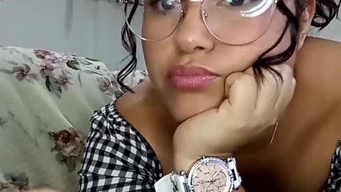 Snapshot of mira_cherry chatting on 10-18-25, 05:21 mira_cherry online show from 10-18-25, 05:21