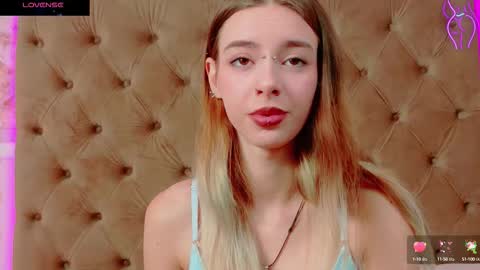Snapshot of mira_lynxx chatting on 11-10-25, 05:06 mira_lynxx online show from 11-10-25, 05:06